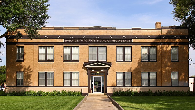 800px Bailey County Texas Courthouse 2019