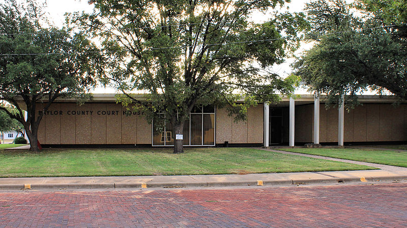 800px Baylor County Texas Courthouse 2015